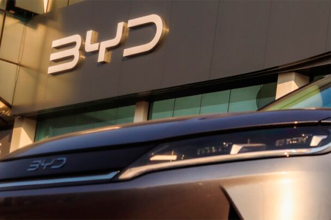 BYD promete carregador de 1MW que adiciona 400 km de autonomia em apenas 5 minutos.
